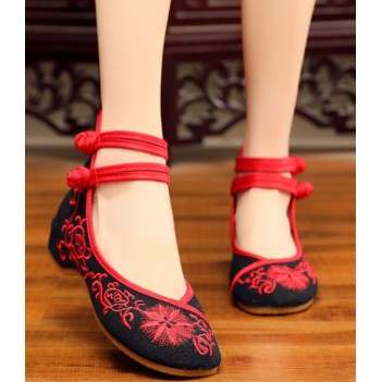 Chinese Style Women Embroidered shoes Red