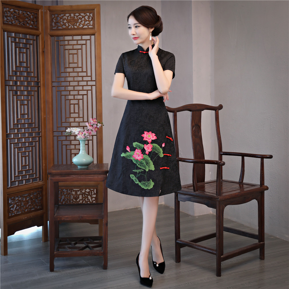 Knee length lotus pattern silk blend black cheongsam  dress