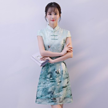 Knee length green silk blend cheongsam Chinese dress
