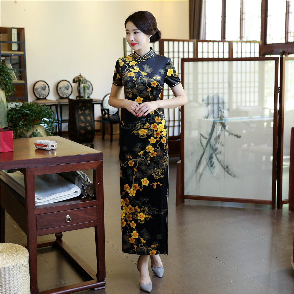 Full length short sleeve cheongsam with yellow floral printed