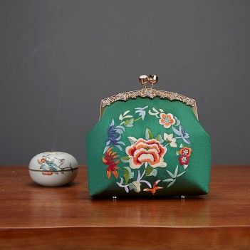 Retro bag embroidery bag Chinese style female bag messenger bag single shoulder gold bag flower cluster bag